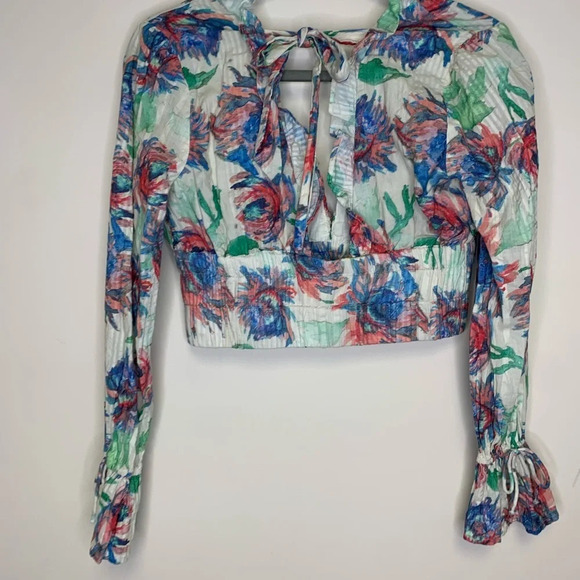 By Anthropologie Floral Plunging Neckline Long  Sleeve Crop Top Size XS - Picture 6 of 12